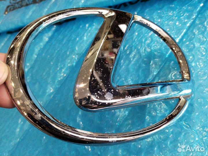 Эмблема крышки багажника Лексус GX 460 09-19