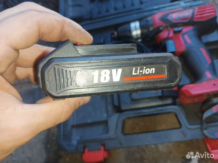 Шуруповерты аккумуляторные