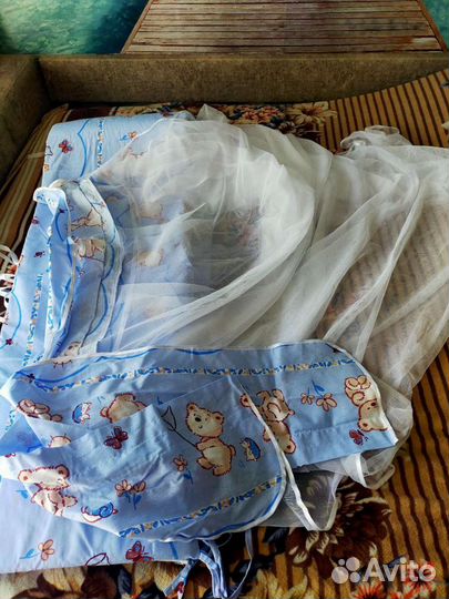 Бортики в детскую кроватку с балдахином