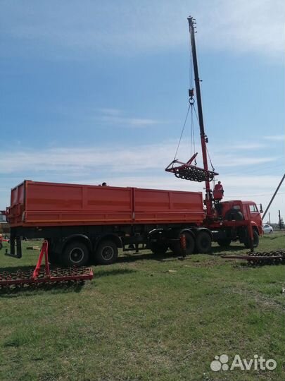 Камаз 43118 с кму полуприцеп самосвал