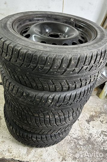 Kumho I'Zen KW22 205/55 R16