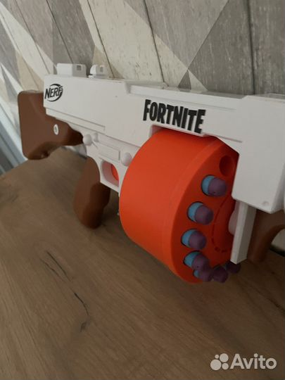 Nerf бластер пистолет