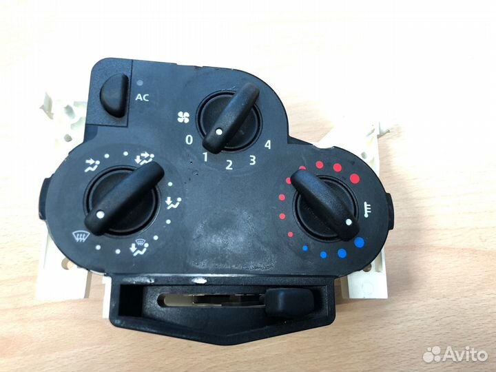 Блок управления климатической установкой Renault