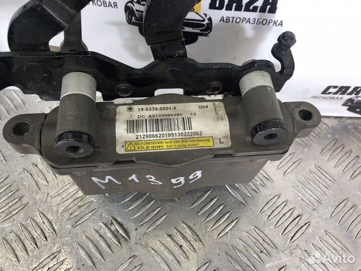 Петля капота Левая L Mercedes-Benz C-class