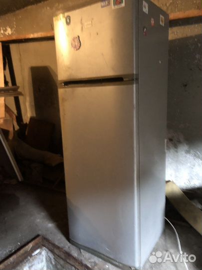 Холодильник zanussi