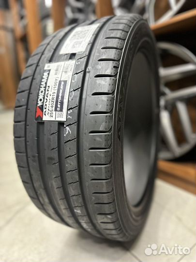 Yokohama Advan Sport V107 255/40 R19 100Y