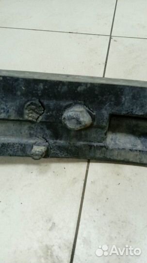 Наполнитель переднего бампера Toyota Land Cruiser