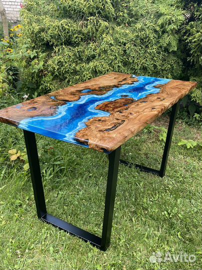 Кухонный стол