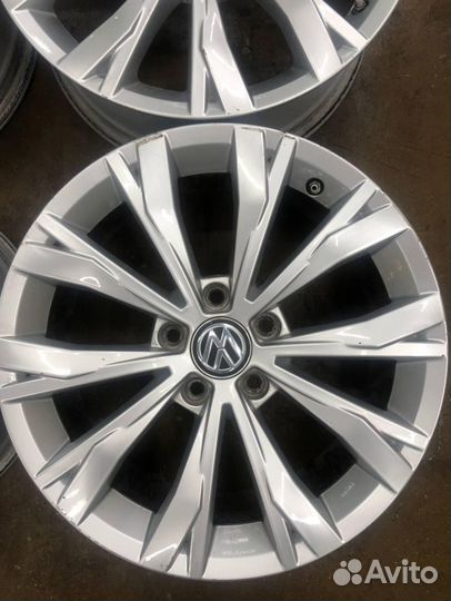 Диски R17 Volkswagen Б/у оригинал