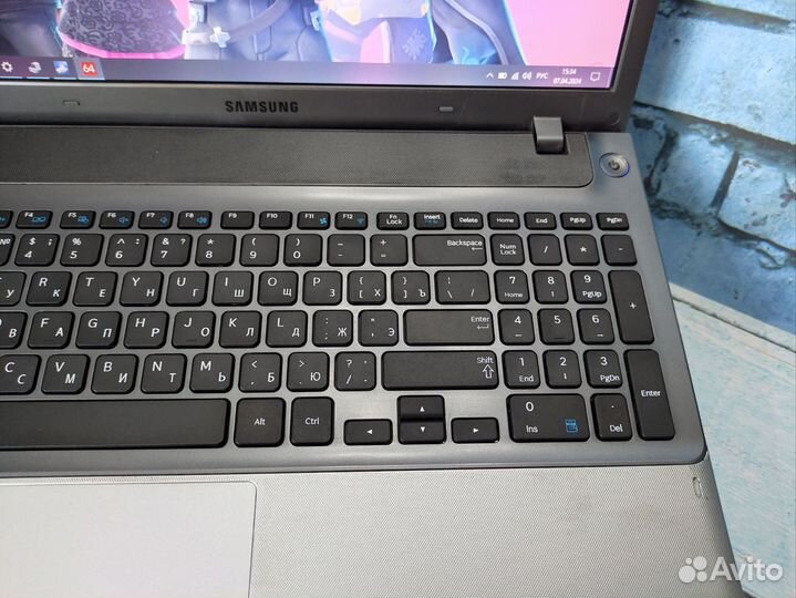 Шустрый ноутбук Samsung AMD A10/6Gb/HD7600M