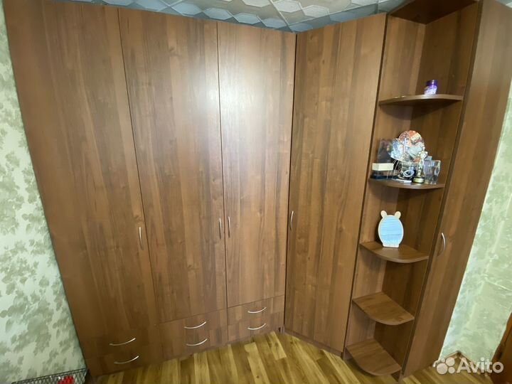 Угловой шкаф