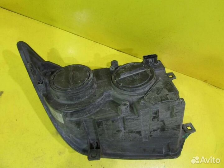 Фара правая Volkswagen Crafter