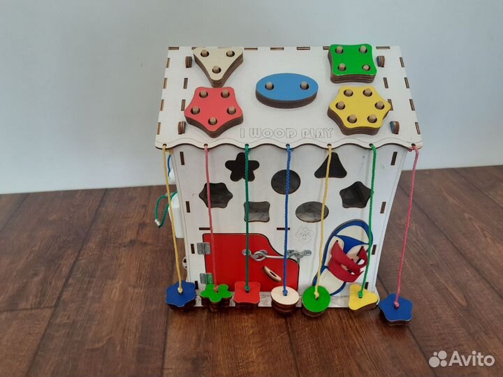 Бизиборд домик