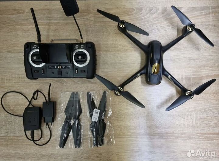 Квадрокоптер hubsan h501s