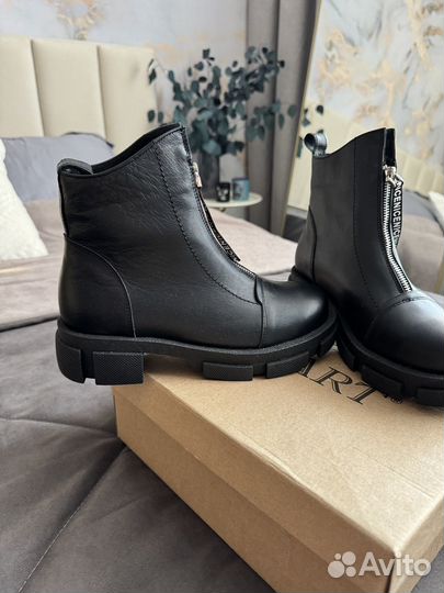 Демисезонные ботинки из натуральной кожи 38 размер