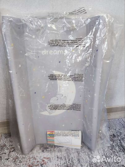 Пеленальная доска на кроватку