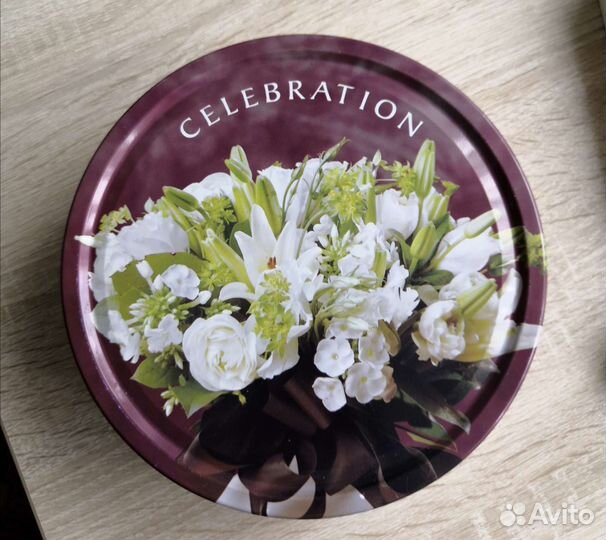 Жестяные банки от печенья