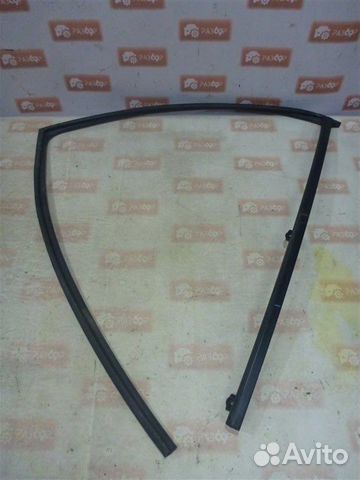Уплотнительная резинка стекла задняя левая Toyota