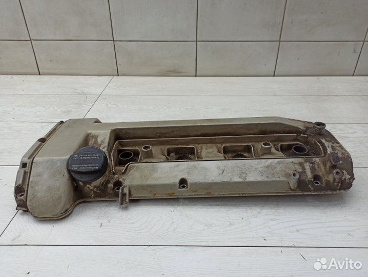 Клапанная крышка правая Mercedes S-Class W140
