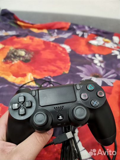 Sony playstation 4 PS4 slim 1tb