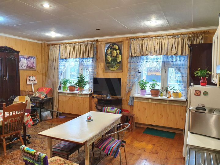 Дом 255,1 м² на участке 6 сот.