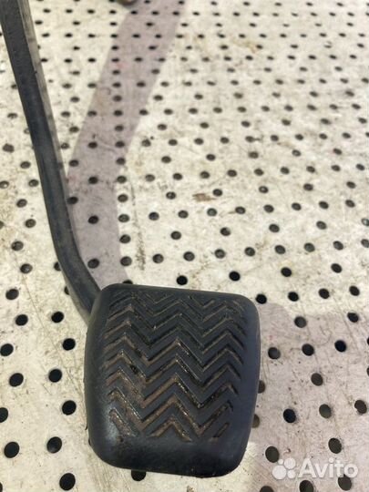 Педаль тормоза Toyota Corolla