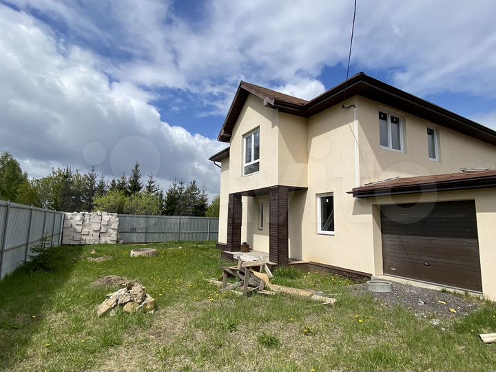 Дом 215,3 м² на участке 8 сот.