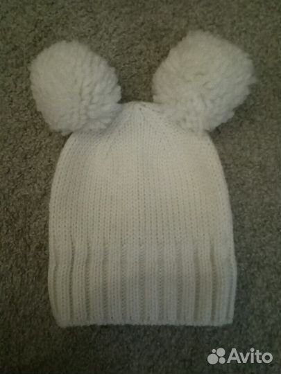 Шапка с помпонами белая H&M