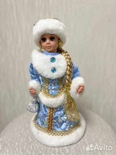 Дед Мороз и снегурочка под елку