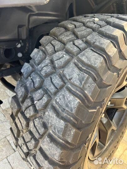 Bfgoodrich Mud-Terrain T/A KM3 285/70 R17 121