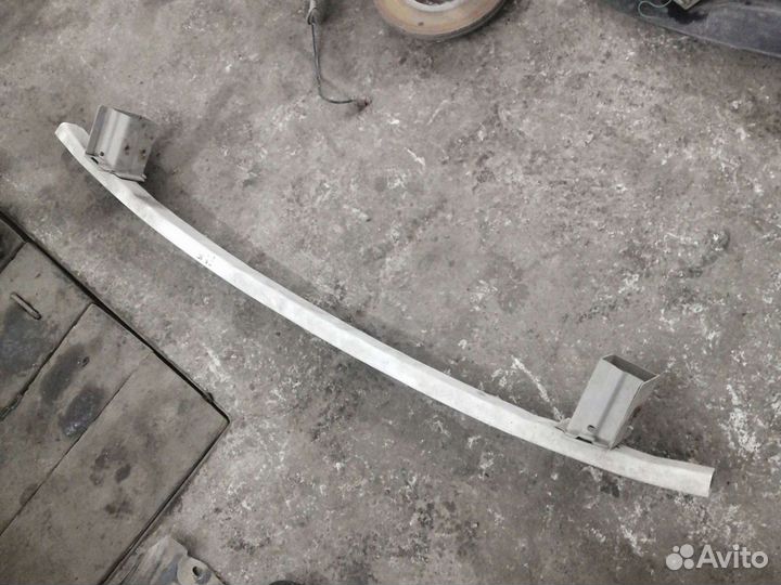 Усилитель переднего бампера nissan sunny FB15