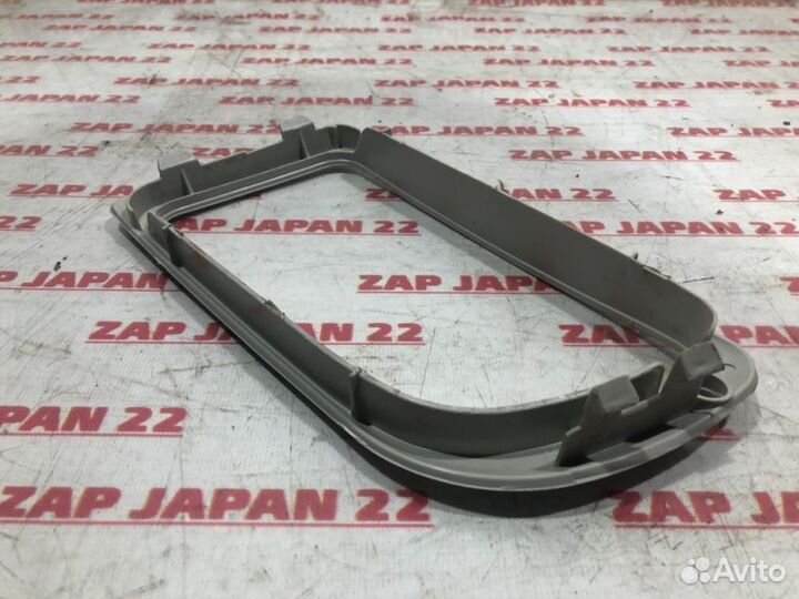 Накладка противотуманной фары левая Toyota Town