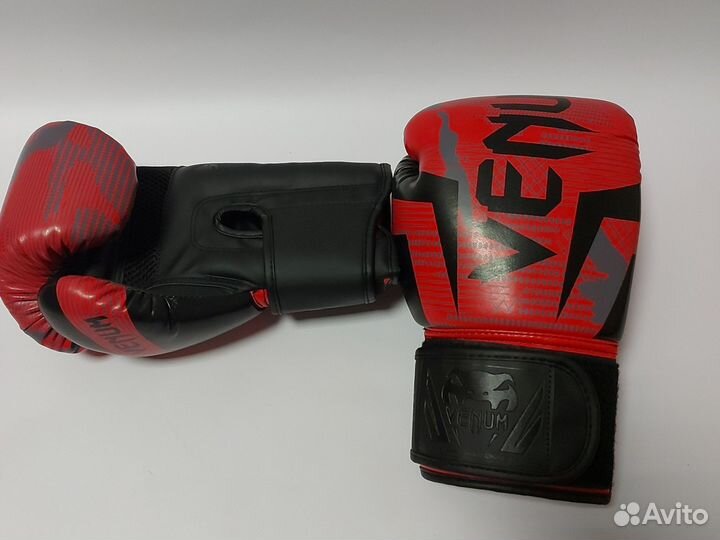 Боксерские перчатки