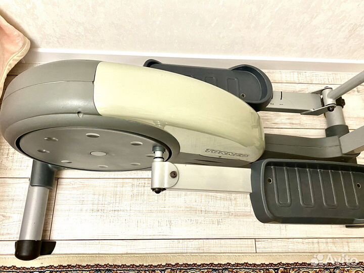 Эллиптический тренажер torneo