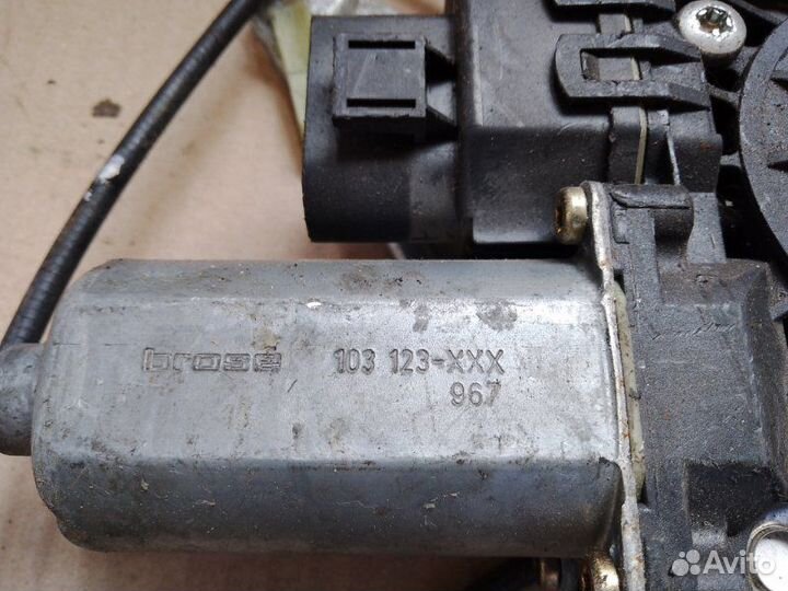 Стеклоподъемник передний правый Audi A4 1999