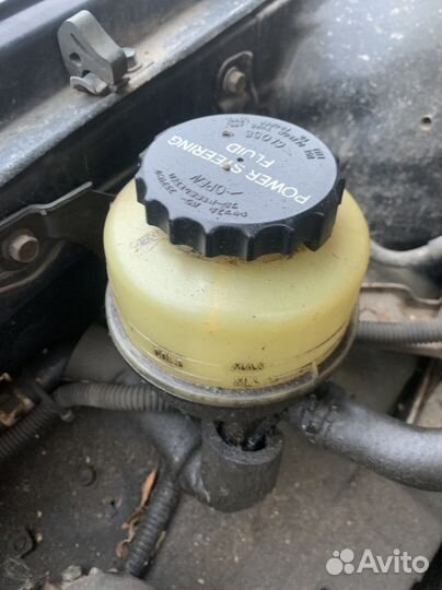 Бачок гидроусилителя Toyota Camry SV30