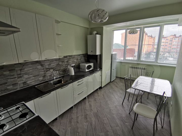 1-к. квартира, 42 м², 2/5 эт.