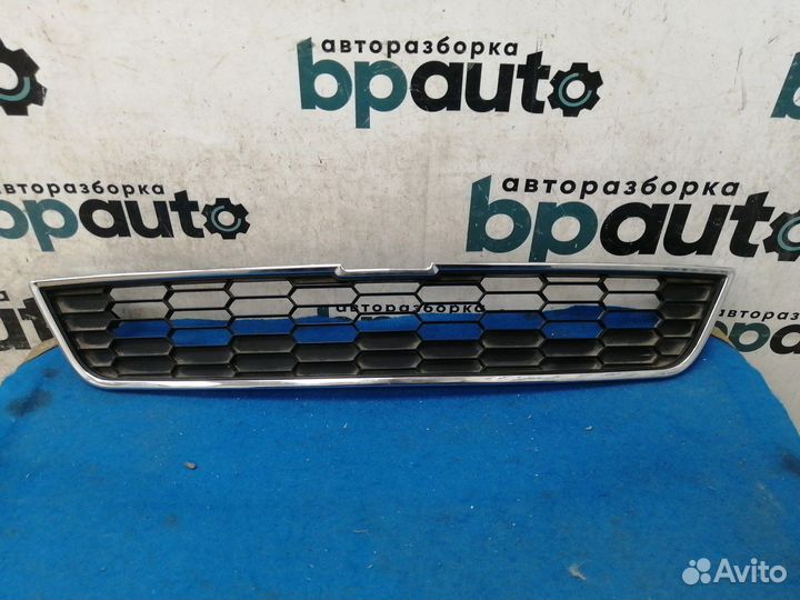 Решетка радиатора 96694760 Chevrolet Aveo II Sedan