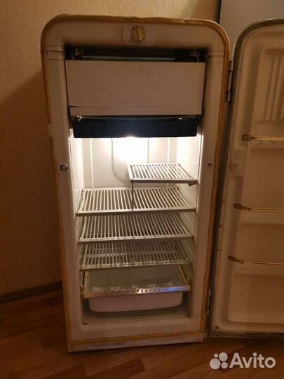 Легендарный холодильник ЗИЛ кх-240 1962 год