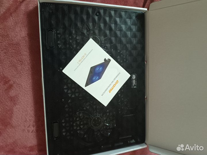 Подставка с охлаждением