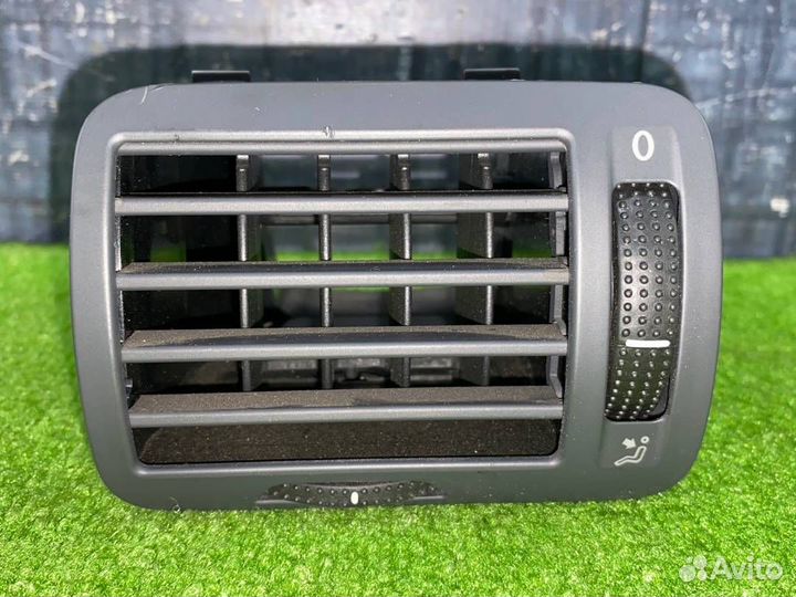 Воздуховод передний левый Volkswagen Passat B5 AZM