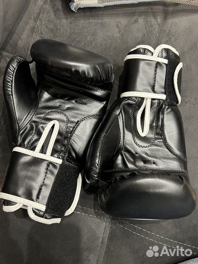 Боксерские перчатки 10 oz green hill