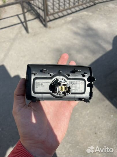 Прикуриватель задних сидений Skoda Kodiak