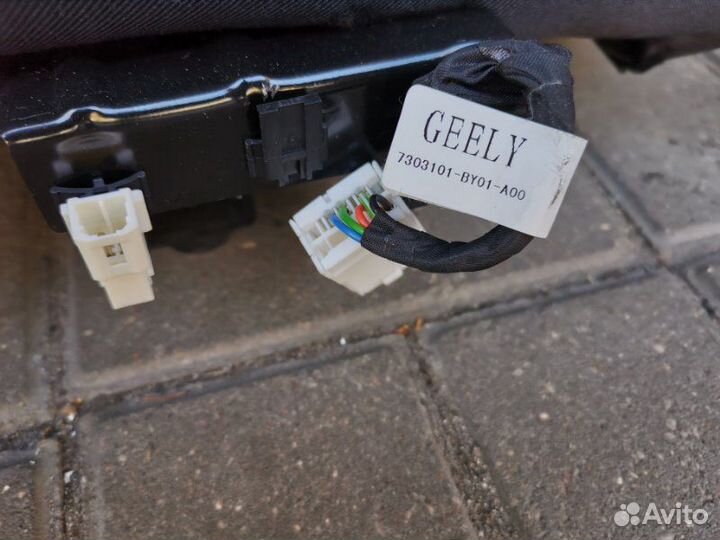 Задний диван с подогревом Geely Atlas 2020