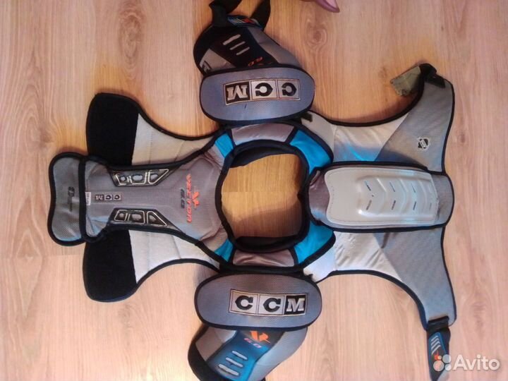 Нагрудник хоккейный взрослый