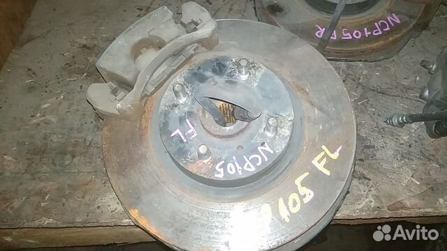 Ступица передняя левая на toyota ractis NCP105 1NZ