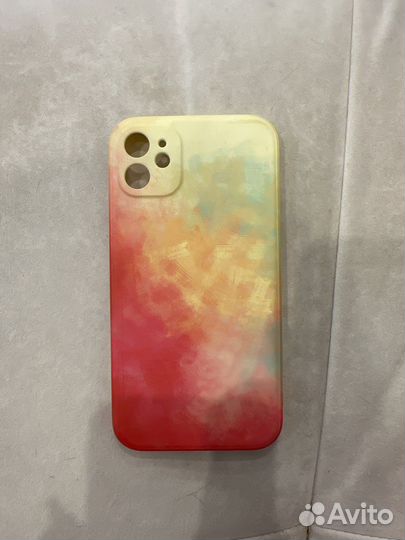 Чехлы на iPhone 11