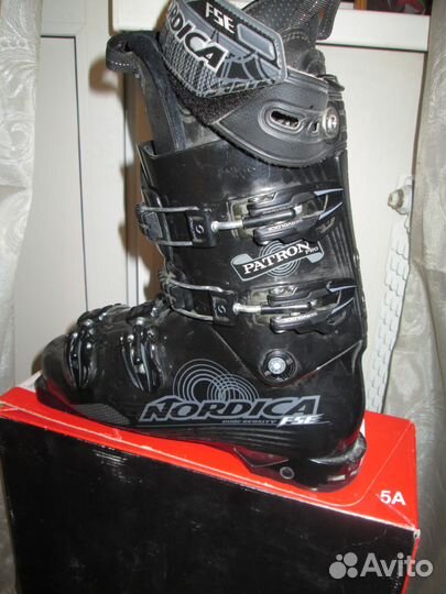 Лыжи, ботинки,палки, комбез