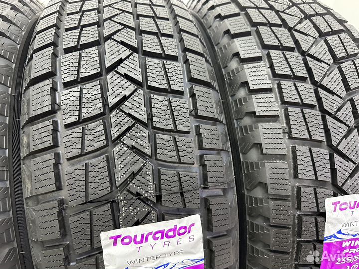 Tourador Winter Pro TSS1 235/55 R19 105T