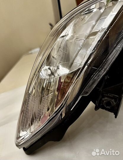 Правая фара от Toyota Corolla 2007 года выпуска